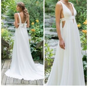 Lillian West V-Neck Chiffon Slim A-Line Gown Style 66001 Ivory EUC Size 14